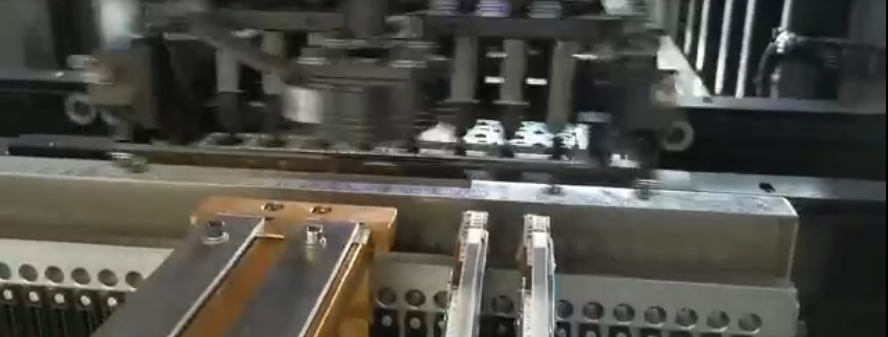 SMT貼片機(jī)、電子貼片機(jī)、小家電貼片機(jī)、國(guó)產(chǎn)貼片機(jī)、貼片設(shè)備